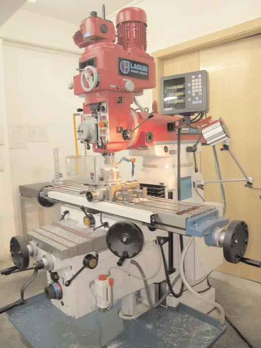 Taller de Mecanizado Aplicacións Deseño e construción de pezas e prototipos nunha ampla gama de materiais como: - Aceiros - Teflón - Nailon - Cobre