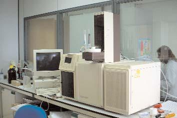 Dalton con posibilidade de ampliación a 2000 Dalton Espectrómetro de Masas VARIAN SATURN 2000 Compoñentes: - Cromatógrafo de gases VARIAN 3800 - Inxector PTV Split/Splitless
