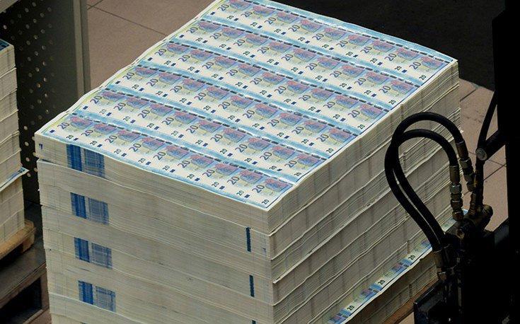 Η κρίση του ευρώ έχει διαιρέσει την ήπειρο στον βορρά και στον νότο. Αλλά και λόγω της κρίσης των προσφύγων υπάρχει ένα βαθύ χάσμα μεταξύ Ανατολής και Δύσης.