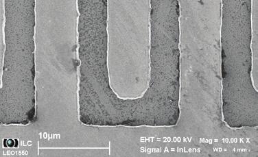 Zhotovili sa naparením platiny s hrúbkou 200 nm (elektródy) a 500 nm (meander) nanesieme (metódou podľa kap. 15.