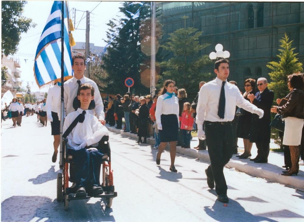 Μέσα και υλικά Στέλιος Κυμπουρόπουλος (ΣΚ) Απόσπασμα από συνέντευξη Απόσπασμα από ντοκιμαντέρ για τη ζωή του Απόσπασμα από ομιλία