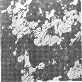 Pentru obţinerea acestor materiale se folosesc pulberi din oxizi refractari policristalini, inerţi din punct de vedere chimic, carburi, nitruri, siliciuri etc.