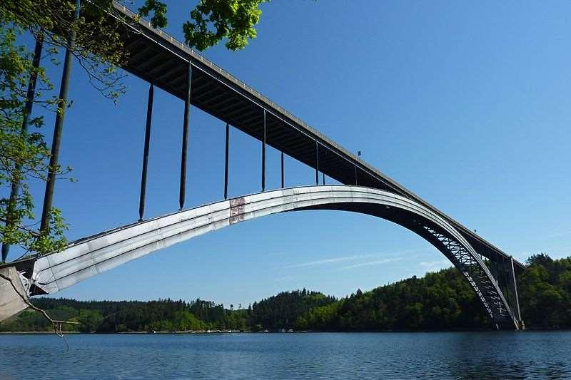 REALIZOVANÉ MOSTY Ždákovský most najznámejší oblúkový most v bývalom Československu dvojkĺbový oblúkový