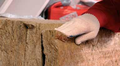 Avantajul tehnologiei Slimpack pentru clienții ROCKWOOL, este şi mai bine evidenţiat prin reducerea costurilor de manipulare, depozitare şi transport.