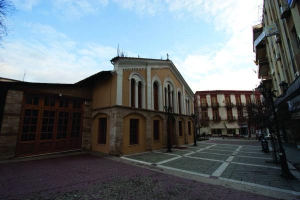 Από τα εκκλθςιαςτικά μνθμεία τθσ περιοχισ αξίηει να αναφζρουμε το ναό Αγ.
