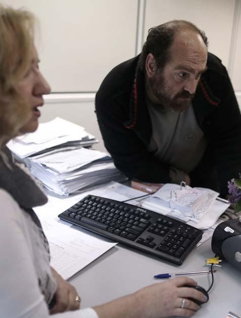 και η υφυπουργός Οικονομικών Κατερίνα Παπανάτσιου.