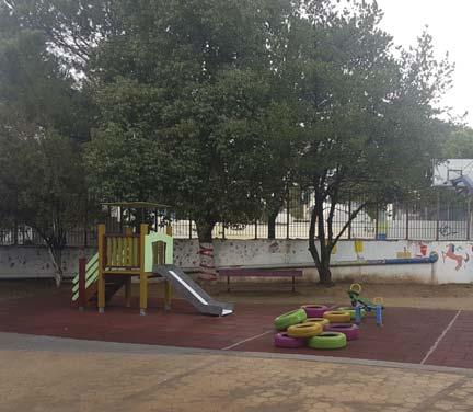 Τιμητικό έπαινο έλαβαν φέτος 145 επιτυχόντες μαθητές, πλαισιωμένοι από τις οικογένειες, τους φίλους και τους καθηγητές τους, αλλά και από πολυάριθμους εκπροσώπους φορέων και μέλη της τοπικής