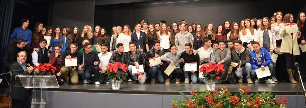 8 ATTIKO BHMA κοινωνία Παρασκευή 5 Ιανουαρίου 2018 ΠΕΡΙΦΕΡΕΙΑ ΑΤΤΙΚΗΣ 100 ράμπες προσβασιμότητας σε πεζοδρόμια κεντρικών δρόμων του δήμου Αλίμου Προγραμματική Σύμβαση με αντικείμενο τη βελτίωση της