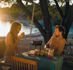 6 tekstilnih kampova 3 naturistiëka kampa 144 naturistiëka apartmana 140 naturistiëkih soba 149 mobilnih kuêica 1 hostel Brojne moguênosti smjeπtaja U naπim kampovima nudimo vam πirok izbor