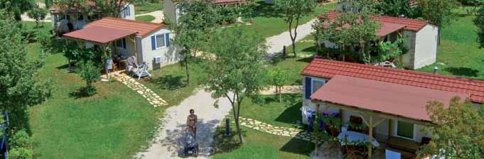 Mobilne kuêice Dom daleko od doma Istria Premium Camping Lanterna > Povrπina: 32 m² > Klima ureappleaj > Potpuno opremljena kuhinja i dnevni boravak > SAT TV > Kreveti: 4 + 2 > DjeËja soba s ormarom