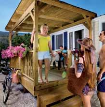udaljeni 4 km od kampa Plaæa > ljunëana i stjenovita plaæa >