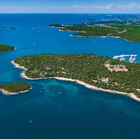 T +385 52 445 123 F +385 52 445 306 Jedan od najslikovitijih naturistiëkih kampova na jadranskoj obali Uæivajte u senzacionalnim zalascima sunca i oëaravajuêem pogledu na okolne otoëiêe koji se pruæa