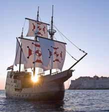 Dubrovnik»arolija staroga grada opasanog zidinama Kada posjeêujete Hrvatsku nikako ne smijete zaobiêi Ëaroban stari grad Dubrovnik.