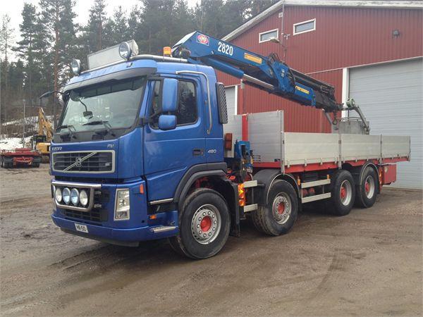 - Karakteristike kamiona: - Nosivost 20 t - Snaga 170 Kw - Zapremina na vrh 8 m3 - Maximalna brzinavmax=65 km/h - Pretpostavljena brzina punog kamiona (ovisno o stanju prometnice) v=35-45 km/h -