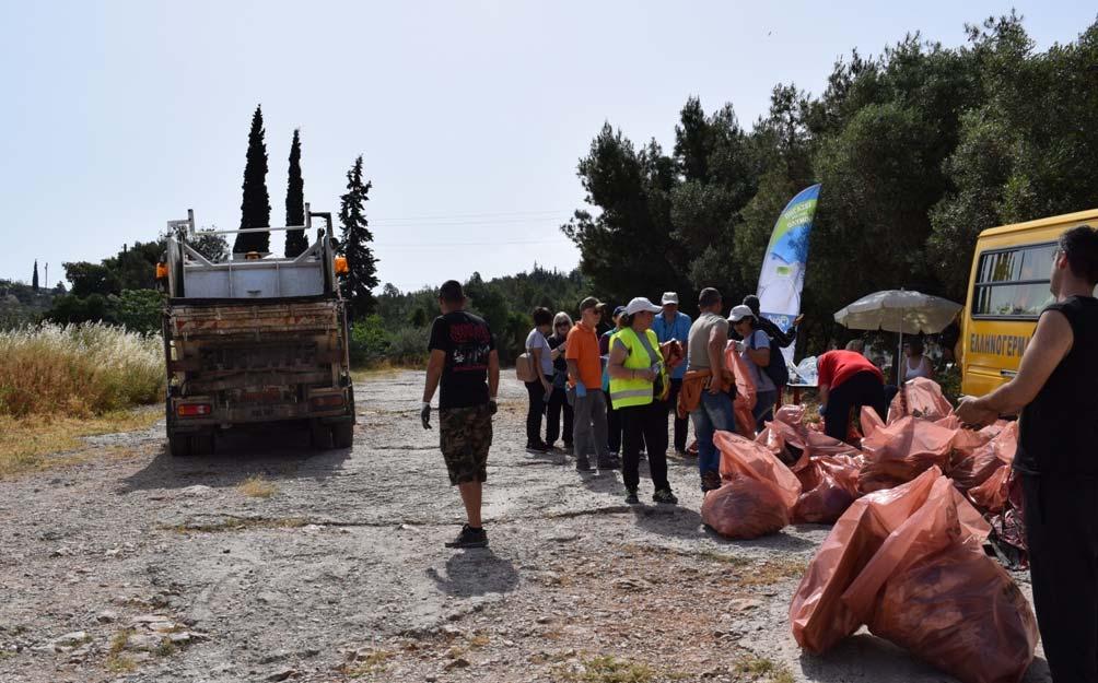 Υμηττό. Ο Δήμαρχος Γιάννης Σταθόπουλος συγχαίρει και ευχαριστεί τους Προσκόπους όπως και τους εθελοντές/ντριες για την αποτελεσματική συμμετοχή τους στη δράση!