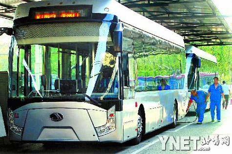 -China experimenteaza transportul in comun cu cateva autobuze electrice (capabus) care ruleaza folosind in principal energia stocata in