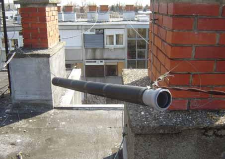 Poluvalni dipol za ovu je frekvenciju dugačak preko 70 m, o vertikalnim antenama ne treba ni govoriti, a posebna su priča prijamne antene, tzv. beverage antene.