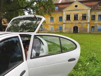 Procjenjuje se da u Hrvatskoj ima oko 500 objekata koji se nazivaju dvorcem, utvrdom, kaštelom, kulom i sl.