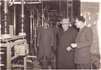 Povijest RA u 9A Šime i Tito prilikom puštanja odašiljača u rad Radio stanica YS7XX Rat 1941. godine dočekuje u Radio Beogradu kao mobilizirani mornarički poručnik.