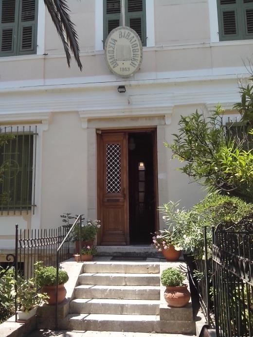 Λευκάδιος Χερν μπορεί να νιώθει υπερήφανο για την πνευματική του παράδοση. Σίγουρα η Λευκάδα δεν έχει χαρακτηριστεί τυχαία ως το «νησί του πνεύματος και των ποιητών». Φωτ.