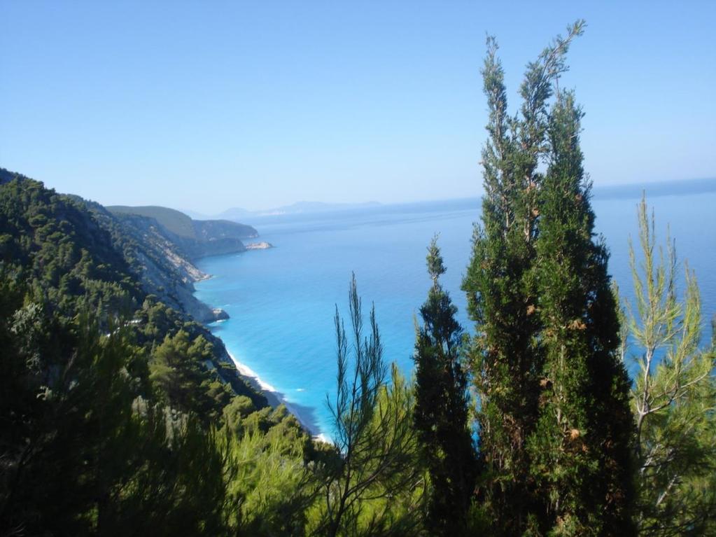 Φωτ. 31, 32, 33: Ο
