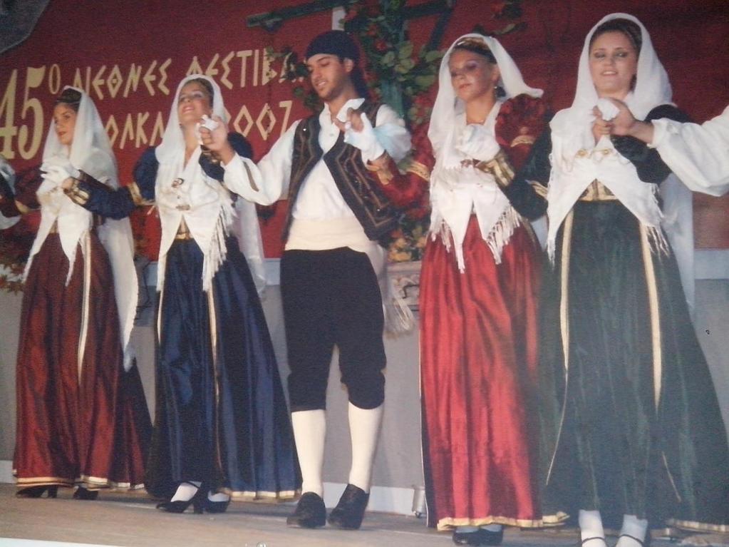 76: Παρέλαση του μουσικοχορευτικού συγκροτήματος του
