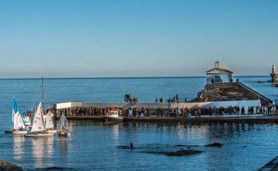 Παρόντα ήταν επίσης και αρκετά μέλη μας, που βρέθηκαν στην Άνδρο για το τριήμερο των Θεοφανίων. Παρόντες ήταν ο επίτιμος Πρόεδρος του ΝΟΑ κ. Σπύρος Μιχ. Πολέμης, τα μέλη μας, Σπύρος Λ.