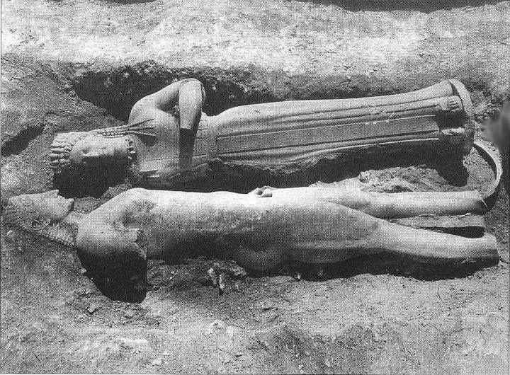 Η κόρη Φρασίκλεια, Νεκροταφείο