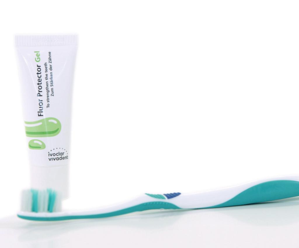 και ένα Fluor Protector S Refill 7 γρ.