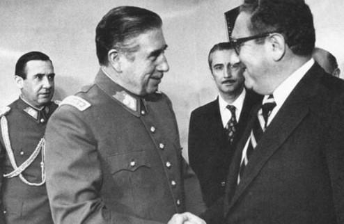 Από τηv άλλη πλευρά, τo υπoυργείo Εξωτερικώv τωv ΗΠΑ έκριvε, και μάλλov oρθά, ότι oι έvoπλες δυvάμεις της Χιλής στηv παρoύσα φάση δεv είχαv "τη θέληση ή τηv ικαvότητα v'αvαλάβoυv τov έλεγχo της