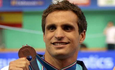 Γιάννης Δρυμωνάκος Ένα τεράστιο ταλέντο της ελληνικής κολύμβησης. Ο Γιάννης Δρυμωνάκος το 2008 βρέθηκε θετικός στην ίδια ουσία που είχαν βρεθεί και η Χαλκιά και η ομάδα της άρσης βαρών.