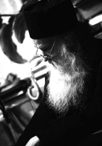22 A T I T U D I N I A T I T U D I N I 23 Să ne rugăm să nu ne părăsească puterile sufleteşti Interviu cu Părintele Justin Pârvu (realizat de monahia Fotini, 6 iunie, 2009) - Părinte, v-aş ruga să