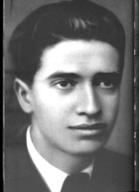 Pentru că lupta este între bine şi rău, între satana şi Dumnezeu. 38 A T I T U D I N I A T I T U D I N I 39 în închisoare.