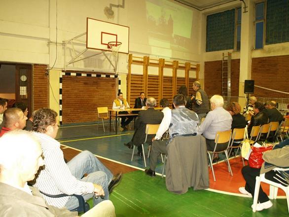 (+) Există politici locale de mediu și energie (-) Nu există un sistem de management de mediu sau energie certificat la nivelul administraţiei locale conform ISO 14001, EMAS sau ISO 50001 Performanța