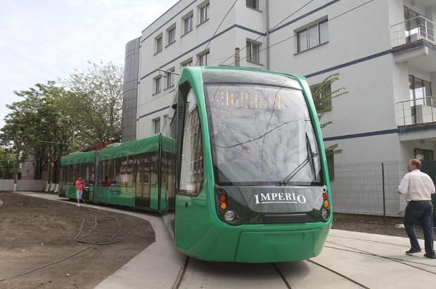 Orașul a fost un centru industrial puternic, devenind de-a lungul timpului un pol al dezvoltării în România.
