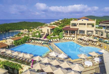 2 δίκλινα δωμάτια: 23 μ², ανεξάρτητα, με θέα βουνό, έως τρία άτομα. Bungalows: 18 δίκλινα 24 μ², με θέα θάλασσα, που φιλοξενούν έως τρία άτομα (το τρίτο άτομο παιδί).
