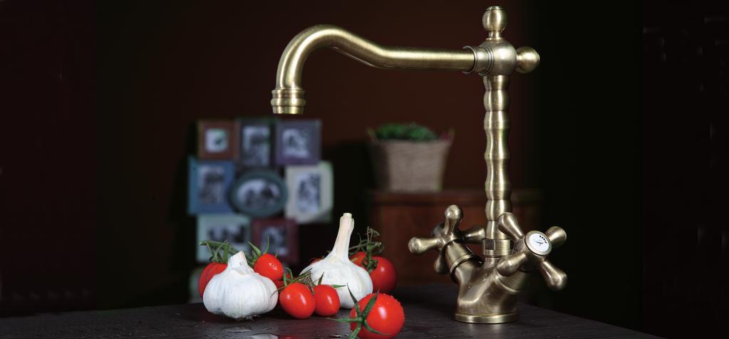 art. 26 0610 01 Gruppo vasca esterno con flex e doccia ceramica bianca External bath mixer with flex and white ceramic