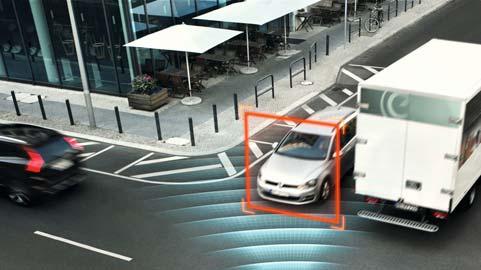 Οι πελάτες της Volvo στην Ελλάδα εξυπηρετούνται από ευρύ δίκτυο εξουσιοδοτημένων διανομέων με υπερσύγχρονες εκθέσεις καινούριων επιβατικών αυτοκινήτων με αντίστοιχα τμήματα πωλήσεων και ολοκληρωμένα