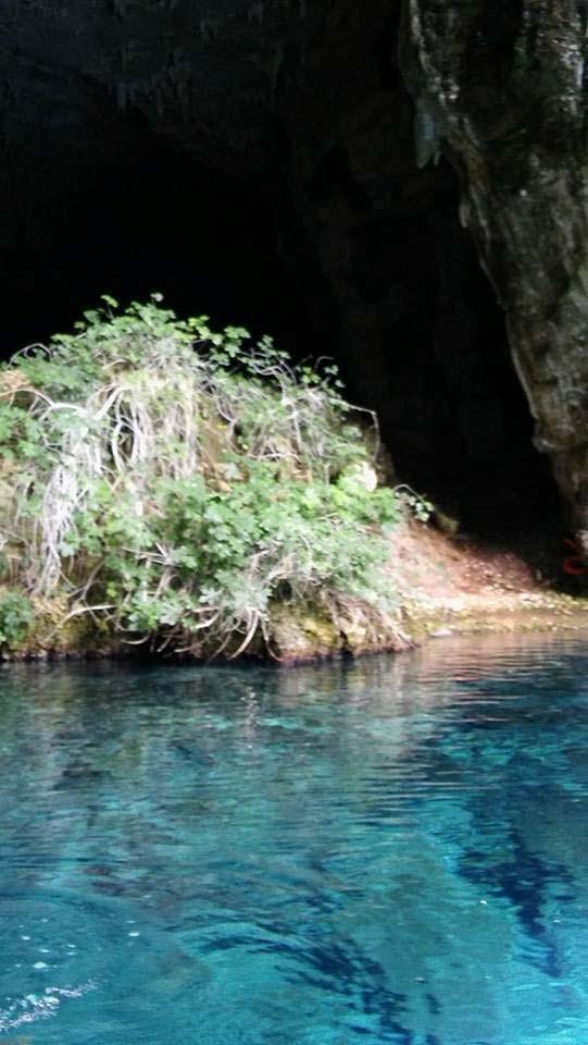Νησίδα στο εσωτερικό του σπηλαίο, στο ξεδί