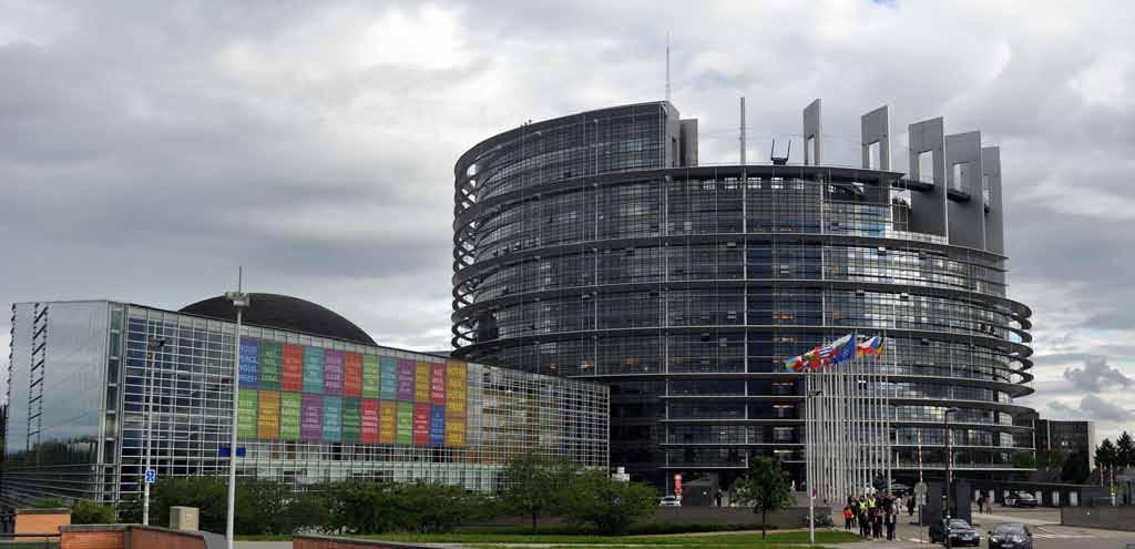 για το 74 / ΤΟ ΜΑΝΤΕΙΟ ΤΩΝ ΔΕΛΦΩΝ #98 ΜΑΪΟΣ 2018 Στο Ευρωπαϊκό Κοινοβούλιο το οικολογικό έγκλημα στην Ιτέα Στο Ευρωπαϊκό Κοινοβούλιο στο Στρασβούργο έφτασε την Δευτέρα 26 Μαΐου, αποστολή του