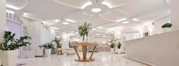 majestic hotel φηρα 5 Bρίσκεται πάνω στους εντυπωσιακούς βράχους της Σαντορίνης και προσφέρει
