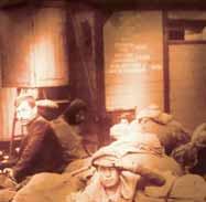 Από το 1916 πυκνώνουν οι εκτοπισμοί των ελληνικών πληθυσμών του Πόντου. Πολλοί εκτοπισμένοι χάνουν τη ζωή τους λόγω των κακουχιών.