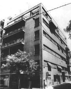 Με αποτέλεσμα να χρησιμοποιούνται φωταγωγοί (μικρών είτε μεγάλων διαστάσεων) καθώς και ακάλυπτοι χώροι που είναι συχνότεροι (εικόνα 16), γεγονός που οφείλεται και στις διατάξεις του ΓΟΚ του 29.