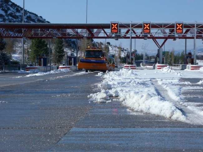 1200 λίτρα χρησιµοποιηµένα ορυκτέλαια 2.560 κιλά συσσωρευτές 1.690 κιλά πλαστικά 968 κιλά ειδικά/επικίνδυνα απόβλητα 48 κιλά µικτές µπαταρίες 936,5 κιλά νεκρά ζώα Η ΜΟΡΕΑ