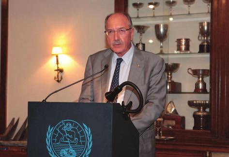Η σύζυγος του, κα Φωτεινή Λιβανού, Βουλευτές, µέλη του ιπλωµατικού Σώµατος, ο Αρχηγός του Λιµενικού Σώµατος/Ελληνικής Ακτοφυλακής, ο Αρχηγός του Στόλου, ο Πρόεδρος της Ένωσης Eλλήνων Εφοπλιστών,