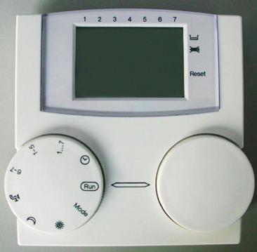 Elektronički regulatori UPRAVLJAČKA PLOČA ZA DALJINSKO UPRAVLJANJE REC 07 i REC 08 REC07 i REC08 omogućavaju daljinsko upravljanje kotlom Pokazivanje na displeju radnog stanja kotla Weekly