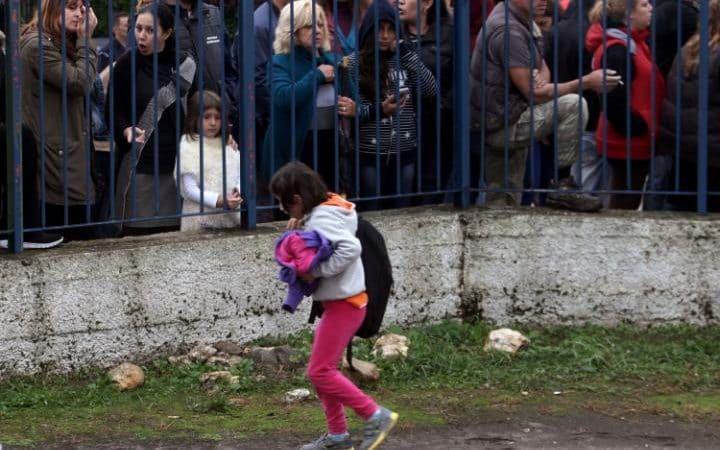 στέλνουν γράμματα παραπόνων,