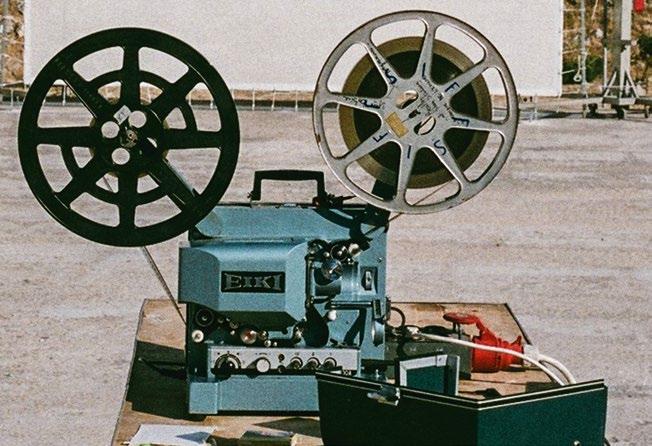 17 έως 22/07 16 6 th Syros International Film Festival - SIFF Το Διεθνές Φεστιβάλ Κινηματογράφου της Σύρου (SIFF) προβάλλει μια ευρεία γκάμα κινηματογραφικών ειδών σε παραδοσιακούς και