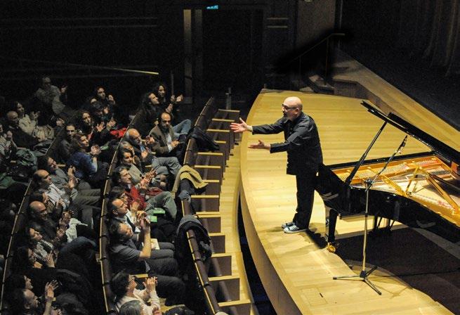 08/09 Μουσική/Music 38 The Promise Yiorgos Psihogios Κοντσέρτο για βιόλα και δεκαμελή ορχήστρα εγχόρδων, opus 19 Α' μέρος: Κοντσέρτο σε πρώτη παγκόσμια εκτέλεση, που συντέθηκε ειδικά για το και την