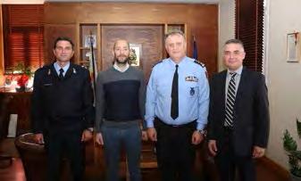 Ένα ντοκιμαντέρ αφιερωμένο στους «πύρινους ανθρώπους» της Ελληνικής Πυροσβεστικής Υπηρεσίας, του οργανισμού παραγωγής Εllopia Films USA, με πρωταγωνιστές τους πυροσβέστες της 8ης, 2ης και 1ης Ε.Μ.Α.Κ.